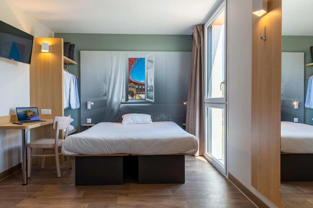 B&B Hotel Les Herbiers Buitenkant foto