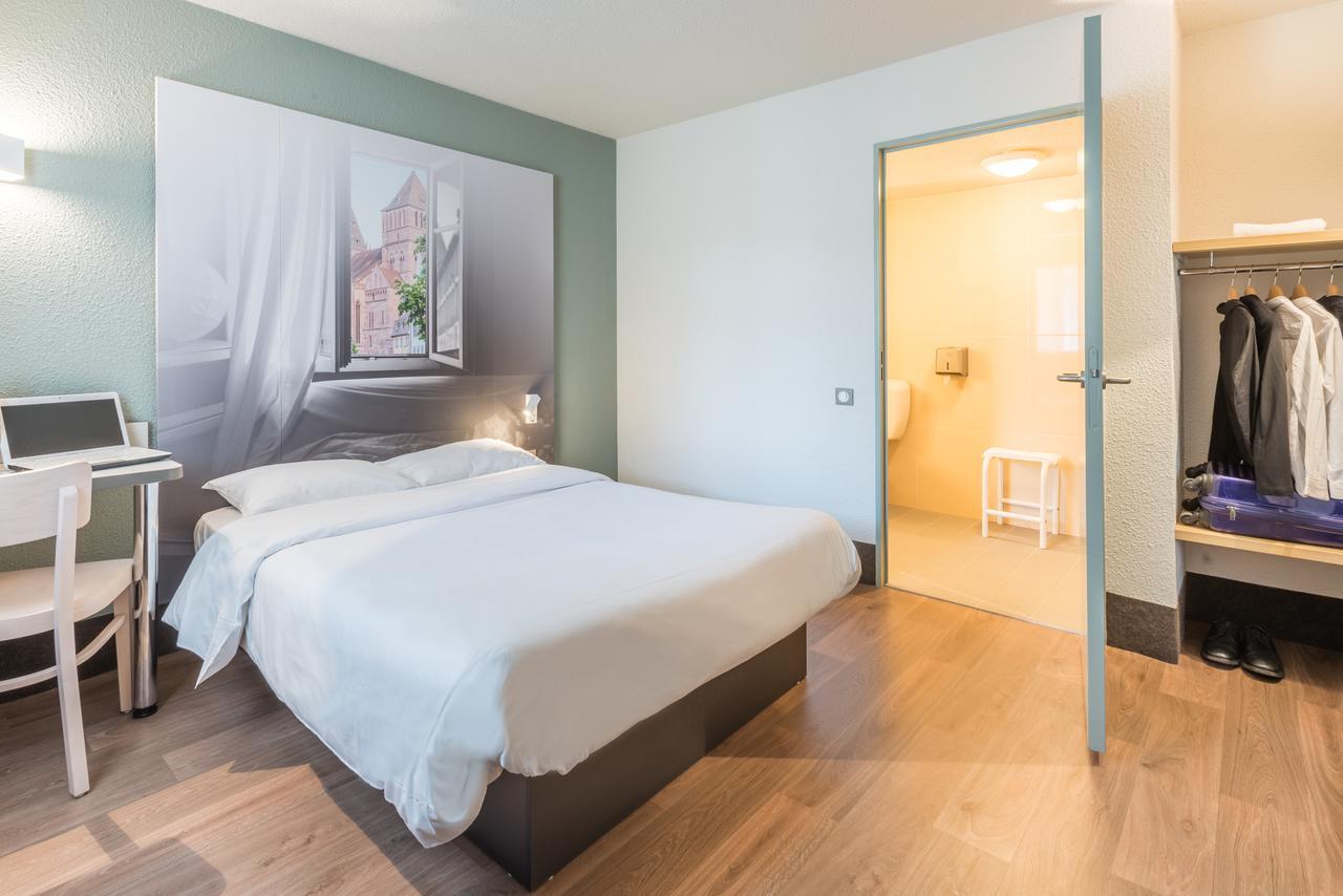 B&B Hotel Les Herbiers Buitenkant foto